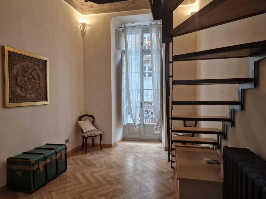 Elegante Appartamento In Centro. Turin Luaran gambar